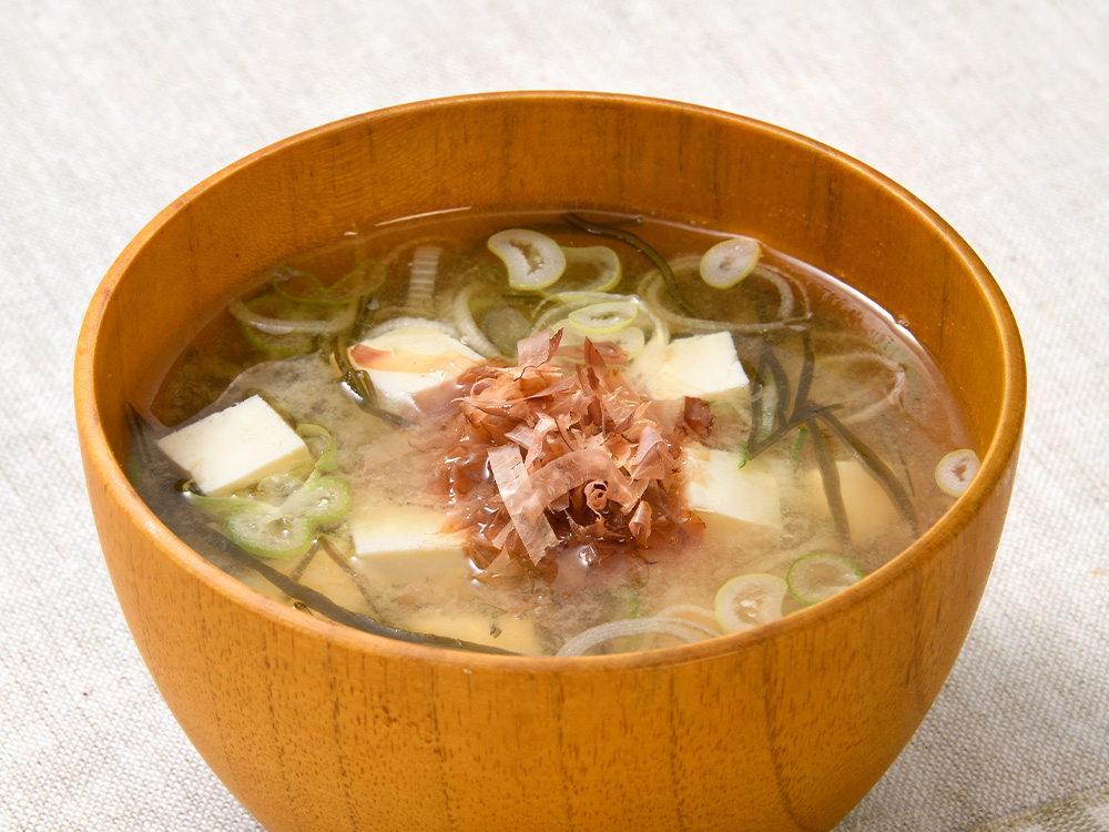 食べ切りだしのみそ汁（ひかり味噌 円熟こうじみそ）
