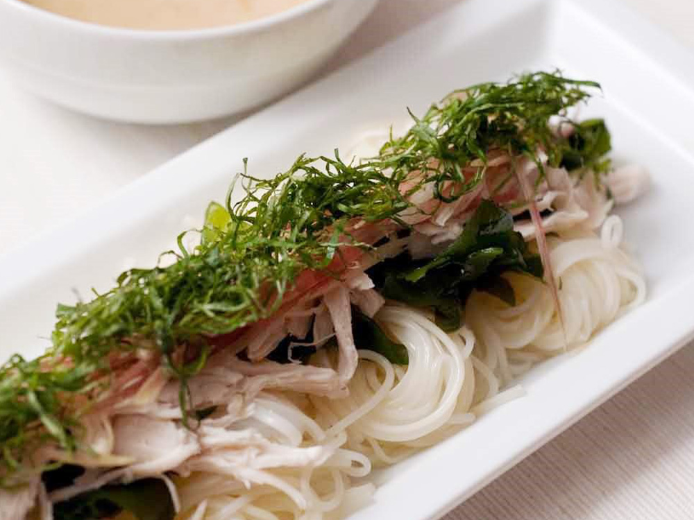 こんにゃくそうめんの冷や汁仕立て（ひかり味噌 こだわってます） 