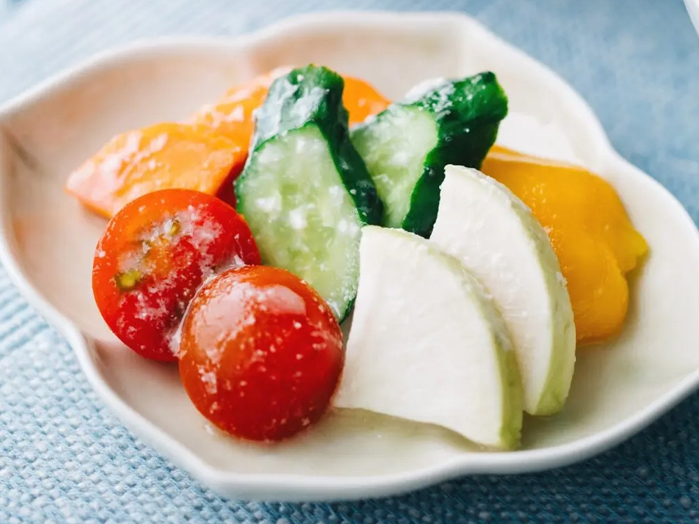 野菜の塩こうじ漬け（ひかり味噌 生塩こうじ 麹の花） 